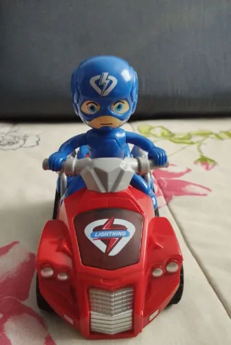 carrinho que vira robô 2 em 1