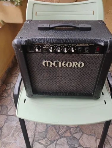 Amplificador para guitarra Meteoro Nitrous Dryve
