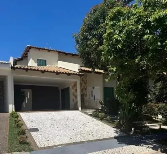 Casa, 5 quartos, 4 suítes, 300 m², 4 vagas no Loteamento Portal do Sol I em Goiânia