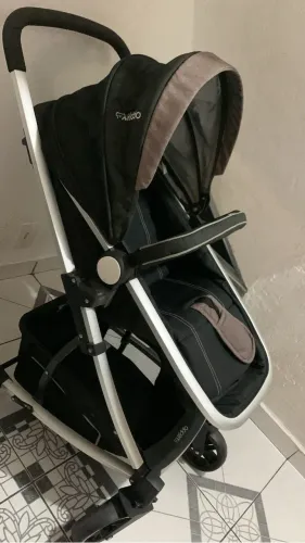 Carrinho de bebê kiddo 