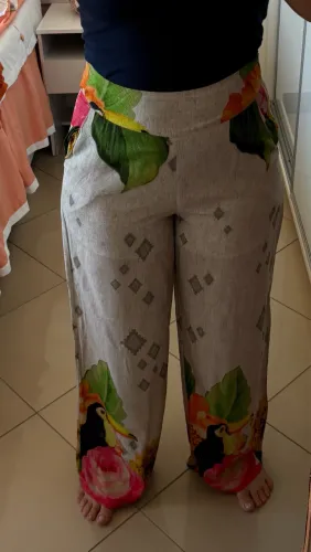 Calça estampada M sem uso