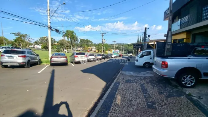 Barracão em Valinhos para venda.