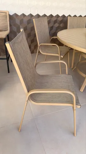 Conjunto de Mesa em Alumínio + 6 Cadeiras - Excelente Estado