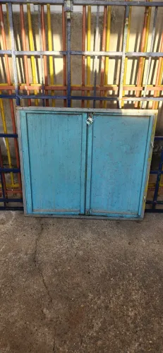 Portinhola duas portas