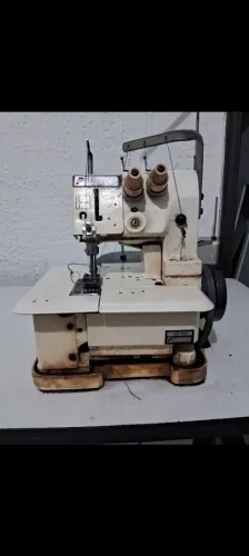 Máquina de costura galoneira