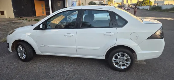 Ford Fiesta Sedan 1.6 16V Flex Mec. 2014