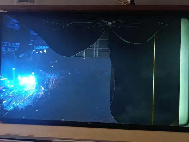Tv LG funcionando normal só tela trincou