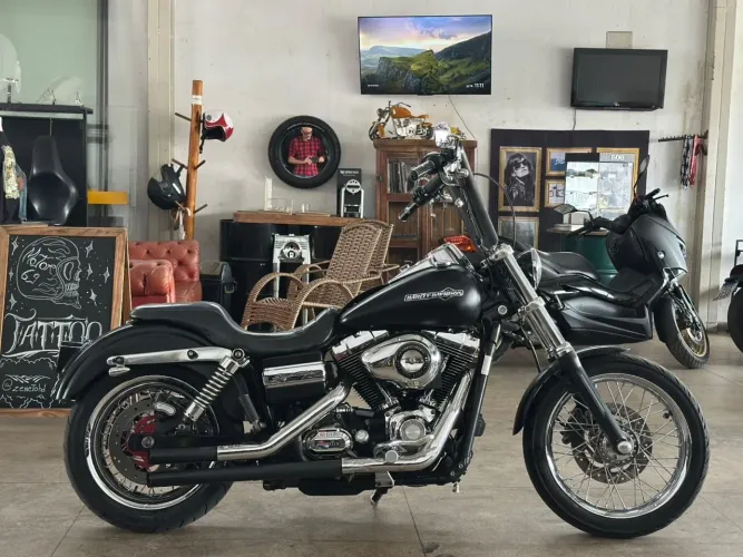 Harley-Davidson Super Glide Custom 2011 LEIA A DESCRIÇÃO