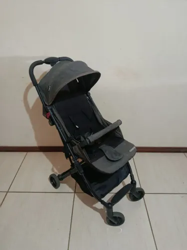 Vendo carrinho de bebê que vira mala.