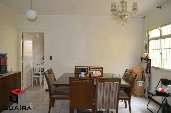 Casa em Vila Monumento com 200m²