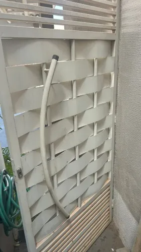 PORTÃO DE FERRO BRANCO COM CHAVE TETRA - ÓTIMA OPORTUNIDADE!