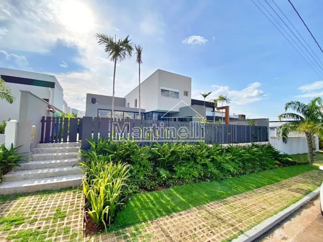 Sobrado à venda no Condomínio Enseada da Fronteira, próximo ao Centro - Rifaina/SP