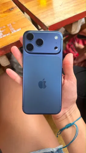 iphone 17 pro Max 256gb azul MUITO NOVO 