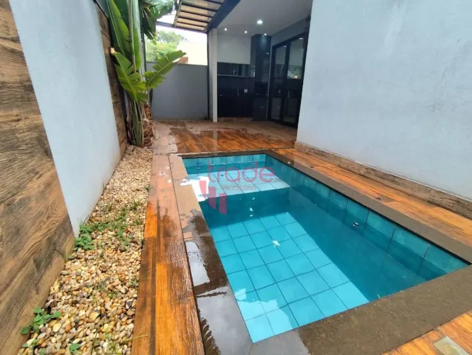 Casa para Venda em Condomínio no bairro Jardim Valência com 3 Suítes, Piscina Aquecida e E