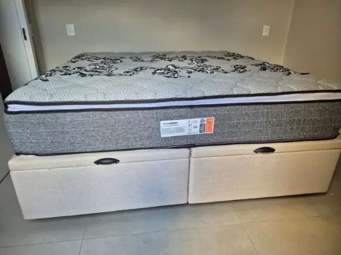 Cama King Size Completa: Colchão+ Box Baú Blindado (Apenas 4 meses de uso, está na garanti