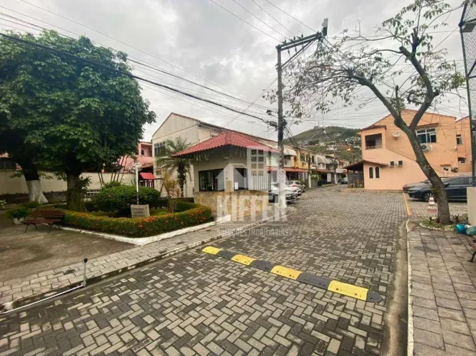 Sobrado com 2 dormitórios à venda, 70 m² por R$ 340.000,00 - Fonseca - Niterói/RJ