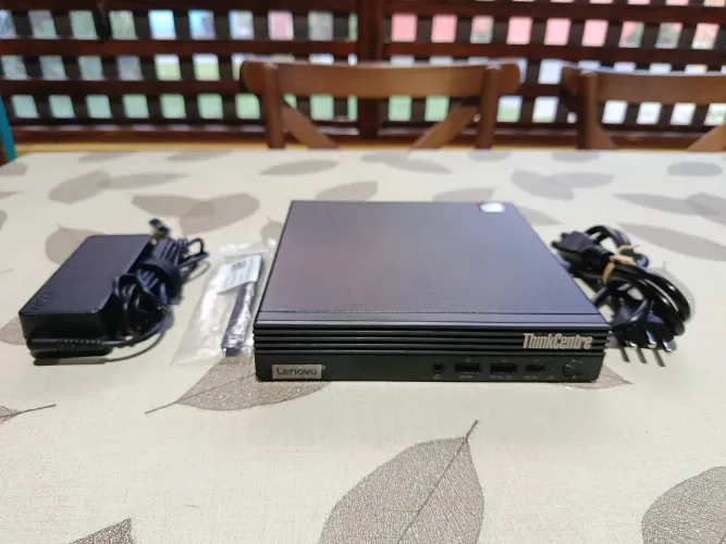 Computador ThinkCenter M75q gen-5 Windows11