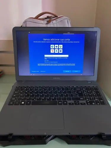 Notebook Samsung essential e30