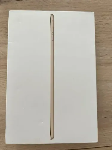 Tablet Apple iPad Mini 4 128gb 9,7  Dourado
