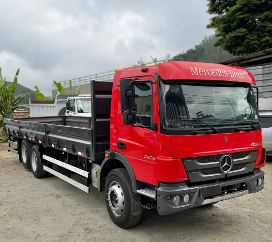 Mercedes Benz Atego 2426 - 42 mil kms - 2018 