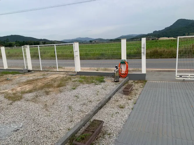 Chácara em Três Riachos com linda casa sede