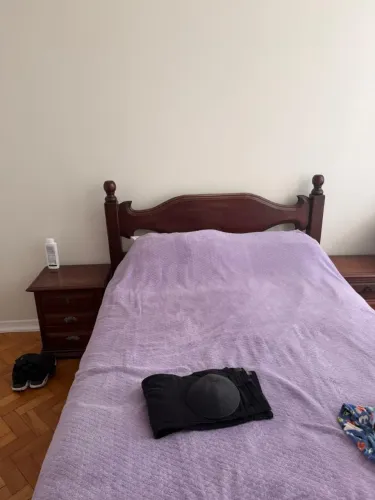 Cama de casal madeira maciça 
