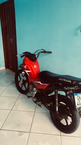 Vendo Pop110i nova com painel digital emplacada 