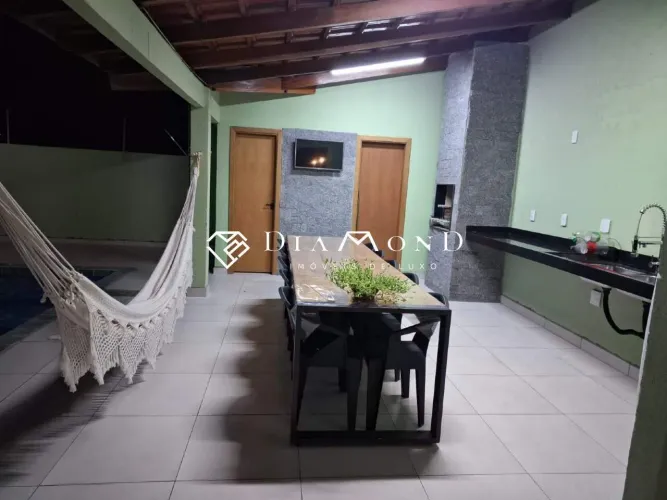 Casa à venda, 3 quartos, 5 vagas, Osvaldo Rezende - Uberlândia/MG