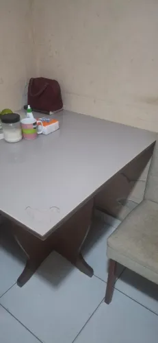 MESA DE JANTAR QUADRADA