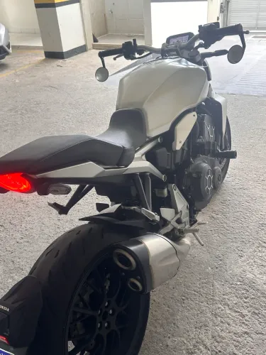 CB 1000 2022