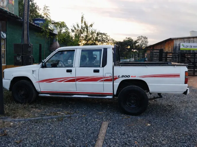 Mitsubishi L200 GL 2.5 4X4 CD Diesel 2005