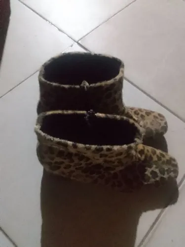 Bota cano curto estampada animal print Via Marte 