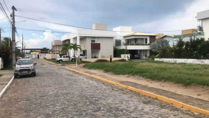LOTE NO CONDOMÍNIO GUILHERMINO REZENDE Localização privilegiada  próximo ao Ravines e Keno