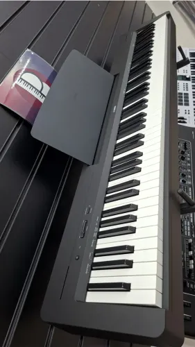 Piano Digital Yamaha P-145bt - Com Bluetooth - NOVO - Aceito Trocas - Dividimos em até 12x