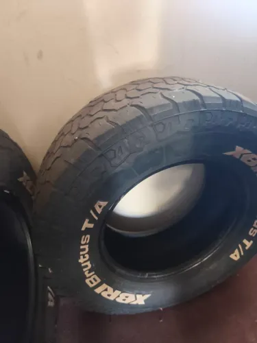 4 pneus Xbri usados 285/70r17