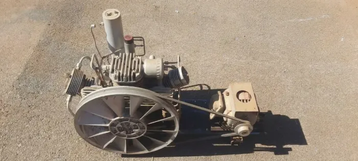 Compressor de Alta Pressão com Motor Elétrico