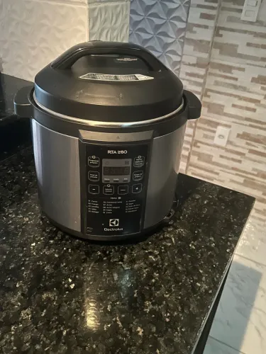 Panela elétrica Electrolux Rita Lobo 