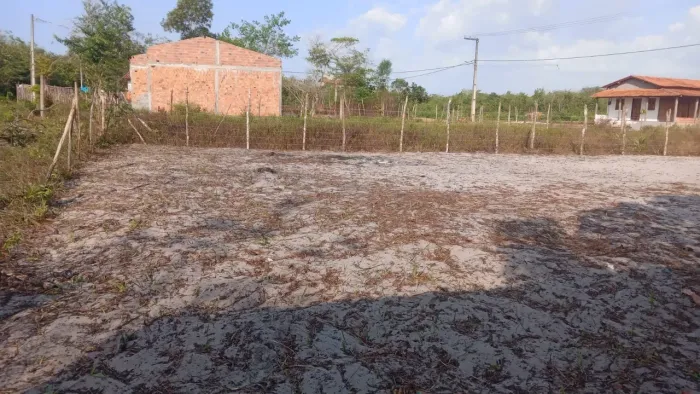 Vende-se terreno em Una dos Morais, próximo aos banhos