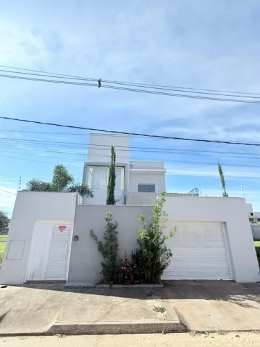 Casa a venda com 3 quartos,3 banheiros,2 vagas no Bairro Morada do Sol Montes Claros