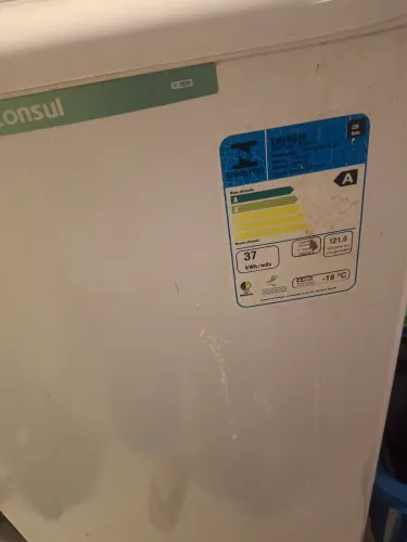 Freezer vertical consul 121L