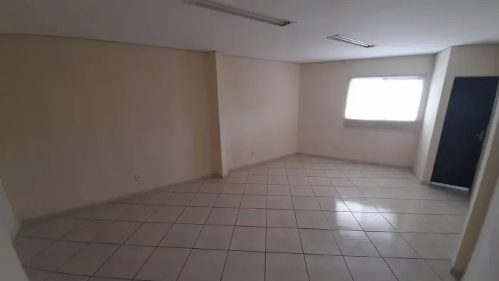 SALA COMERCIAL 40 M2 - PADRE EUSTÁQUIO