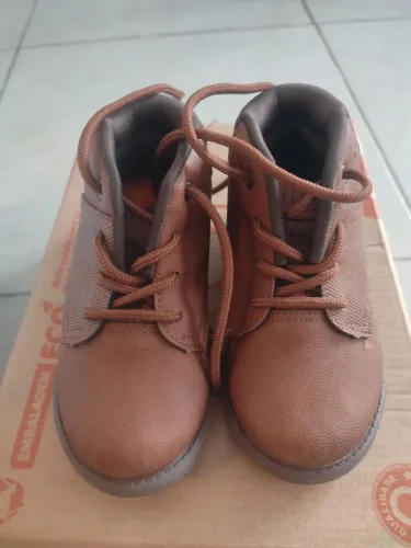 Bota seminova masculina Tam 24