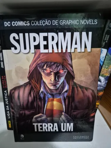 Superman - Terra Um (Capa Dura)