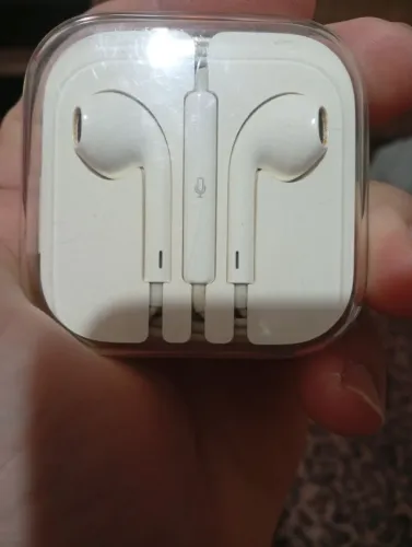 Fone de ouvido com fio