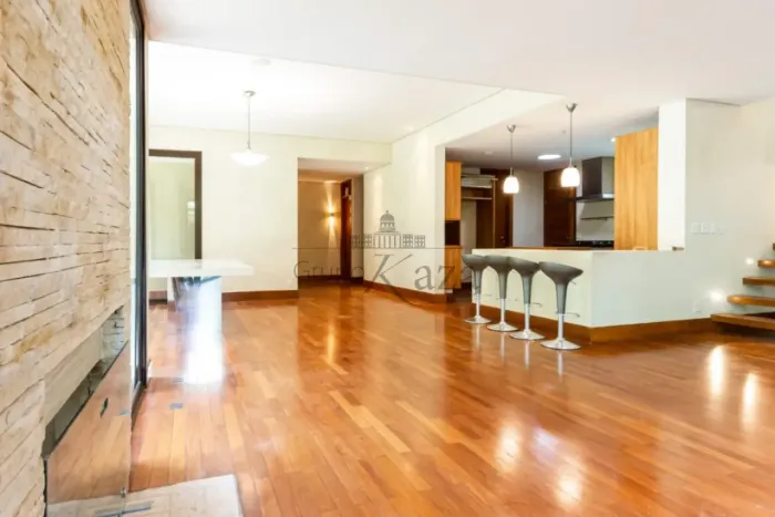 Casa - Alto de Pinheiros - 4 Dormitórios - 543m².