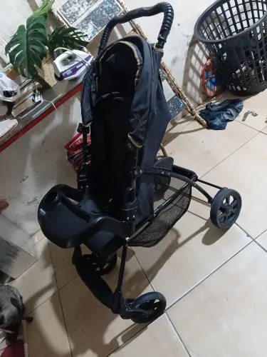 Vende-se carrinho de bebê