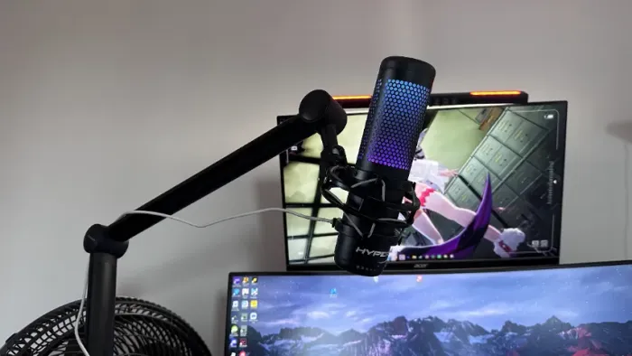 Microfone HyperX Quadcast S RGB + Suporte Articulado