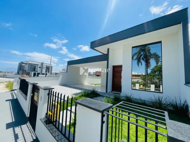 CASA 3 DORMITÓRIOS