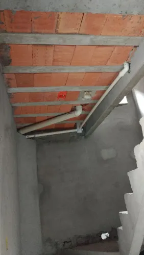 Pedreiro a disposição 