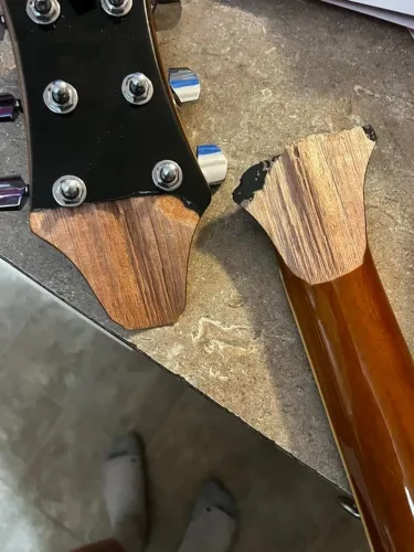 Doe instrumentos musicais quebrados. Libere espaço em casa. Busco no local.
